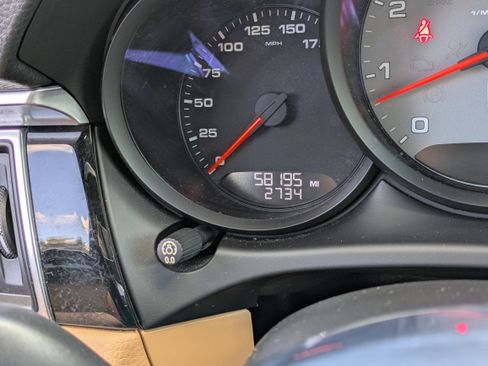 Used 2018 Porsche Macan S image 29