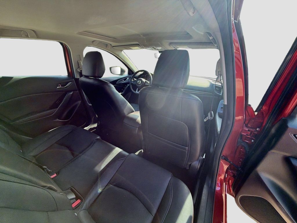 Used 2018 MAZDA MAZDA3 Grand Touring FWD image 28