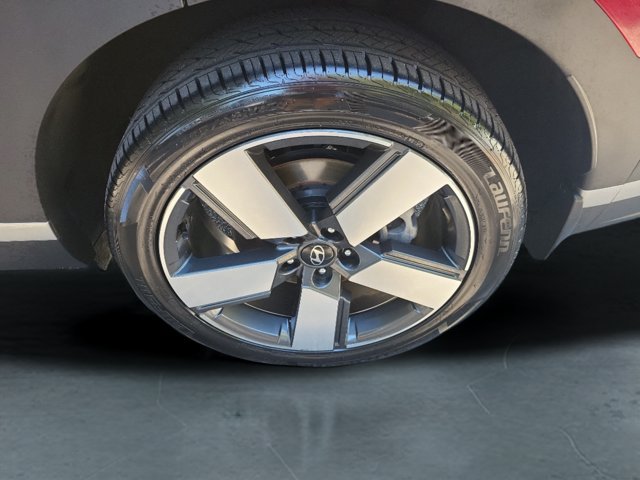 Used 2024 Hyundai Santa Fe Limited FWD image 9
