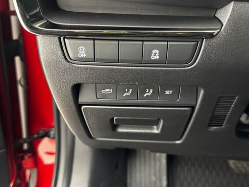 Used 2022 MAZDA MAZDA3 s image 26