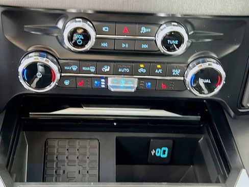 New 2026 Ford F350 Platinum w/ FX4 Off-Road Package image 9