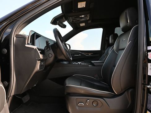 Certified 2023 Cadillac Escalade Sport AWD/4WD image 17