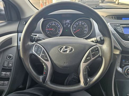 Used 2013 Hyundai Elantra GLS w/ Preferred Pkg image 16