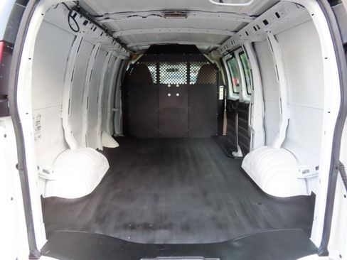 Used 2012 Chevrolet Express 2500 RWD image 13
