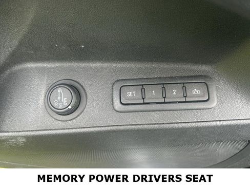 Used 2023 Chevrolet Equinox Premier FWD image 11