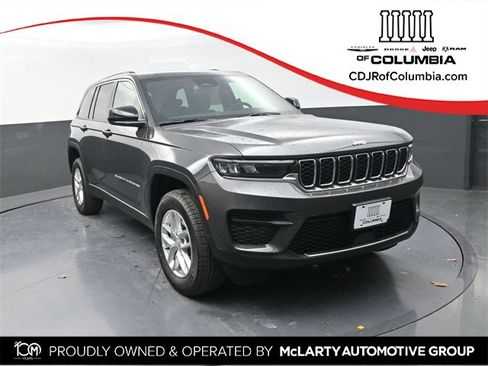 New 2025 Jeep Grand Cherokee Laredo w/ Luxury Tech Group I image 1