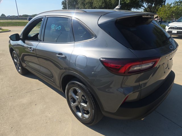 Used 2025 Ford Escape ST-Line Select AWD/4WD image 4