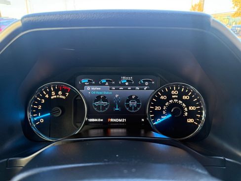 Used 2015 Ford F150 Lariat w/ Equipment Group 502A Luxury image 28