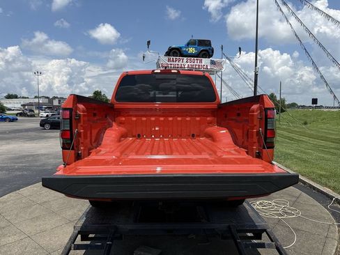 Used 2025 Nissan Frontier PRO-4X w/ Tow Package AWD/4WD image 17