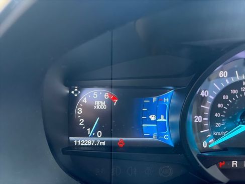 Used 2018 Ford Edge Titanium w/ Equipment Group 301A AWD/4WD image 14