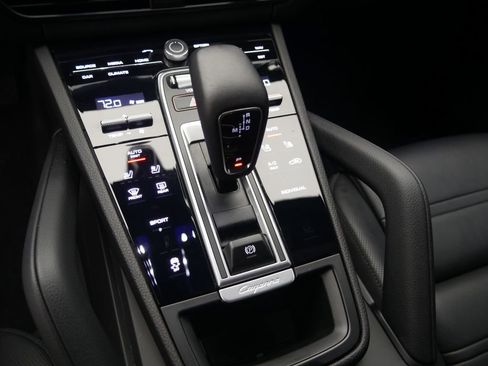 Certified 2023 Porsche Cayenne Platinum Edition AWD/4WD image 43