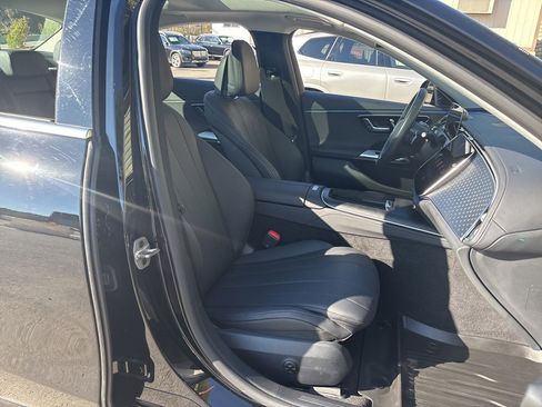 Used 2025 Mercedes-Benz E 350 4MATIC Sedan image 17