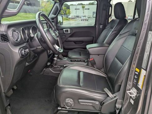 Used 2021 Jeep Wrangler Unlimited Sahara AWD/4WD image 20