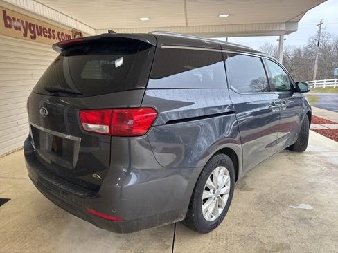 Used 2017 Kia Sedona EX image 8