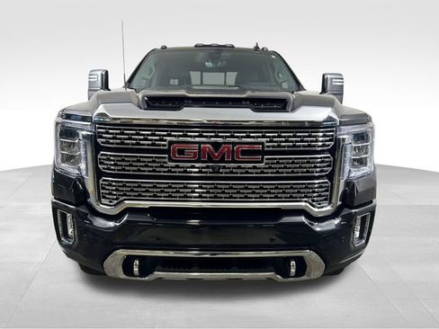 Used 2022 GMC Sierra 2500 Denali w/ Denali Black Diamond Edition image 9