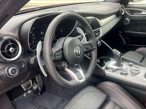 Used 2025 Alfa Romeo Giulia AWD w/ Driving Assist Package image 27