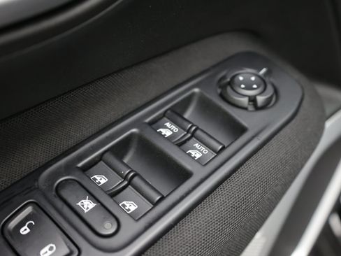 Used 2019 Jeep Renegade Sport w/ Sport Appearance Group FWD image 17
