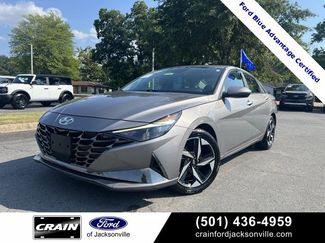 Used 2022 Hyundai Elantra SEL w/ Convenience + Premium Package image 1