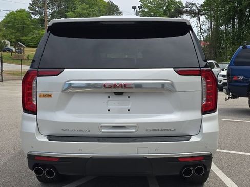 Used 2024 GMC Yukon XL Denali w/ Advanced Technology Package image 4