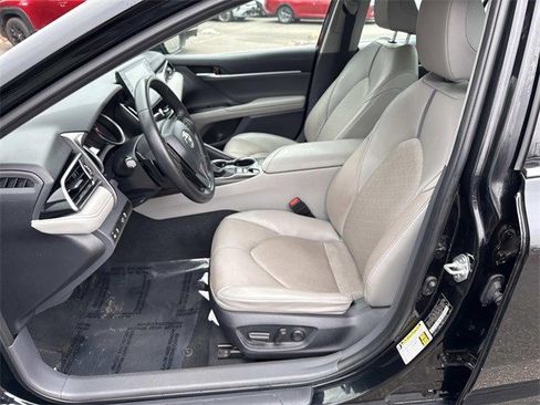 Used 2023 Toyota Camry XSE image 14