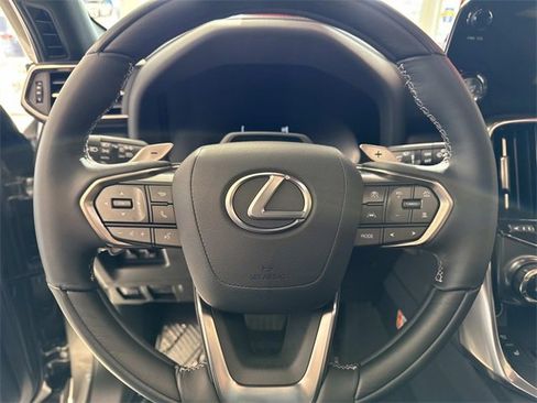 Certified 2025 Lexus LX 600 4WD w/ Appearance Package image 25