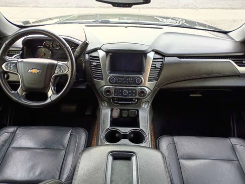 Used 2020 Chevrolet Suburban LT image 20