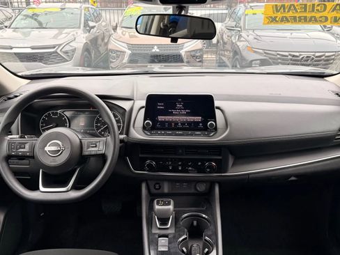 Used 2024 Nissan Rogue S image 15