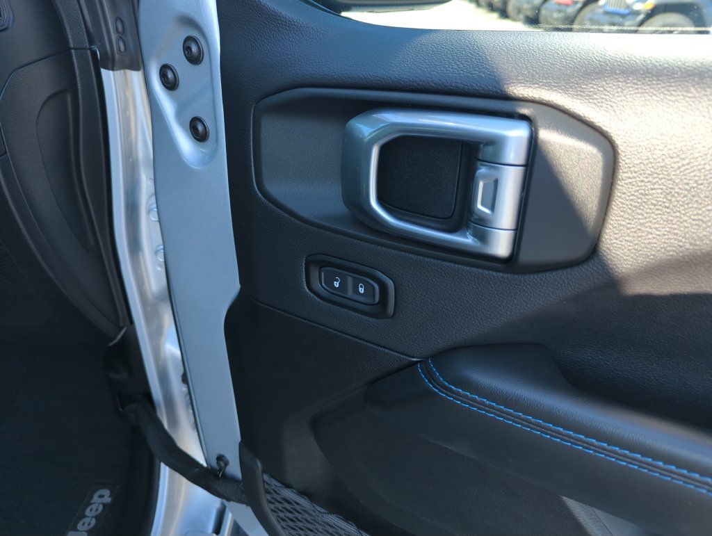Used 2024 Jeep Wrangler High Altitude AWD/4WD image 29