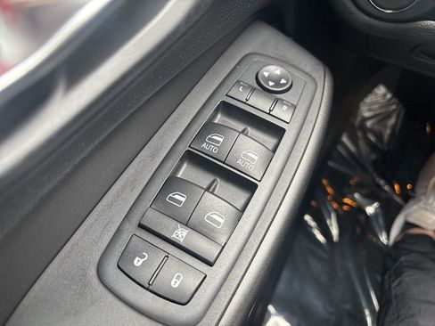 Used 2020 Jeep Cherokee Trailhawk w/ Cold Weather Group image 17