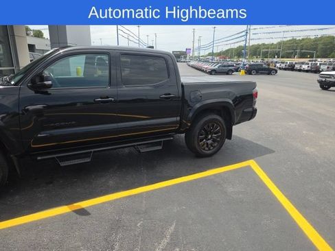 Used 2022 Toyota Tacoma Limited w/ Nightshade Package AWD/4WD image 4