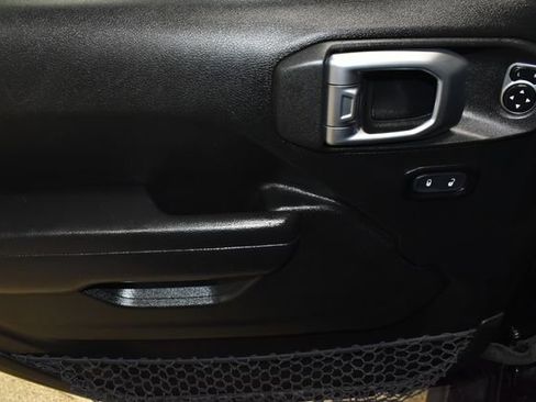 Used 2020 Jeep Wrangler Sport image 26