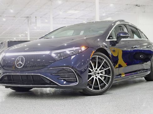 Used 2023 Mercedes-Benz EQS 580 4MATIC Sedan image 6