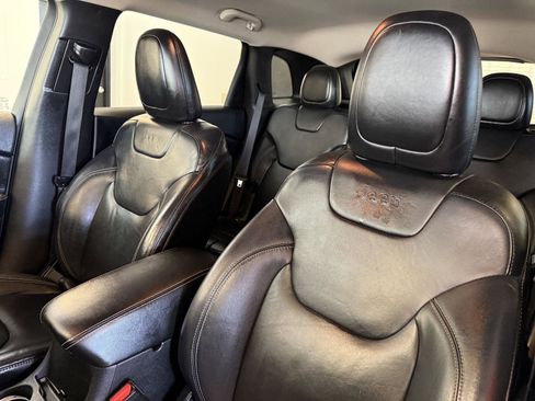 Used 2015 Jeep Cherokee Limited image 17