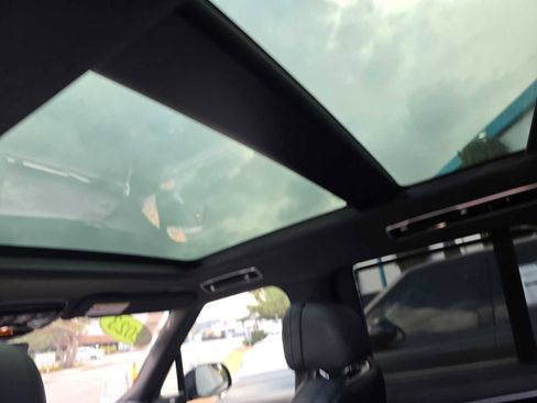 Used 2023 Land Rover Range Rover SE image 20