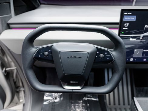 Used 2024 Tesla Cybertruck AWD Crew Cab image 36