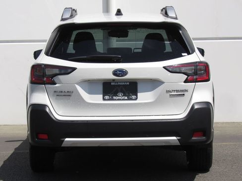 Used 2023 Subaru Outback Touring AWD/4WD image 7