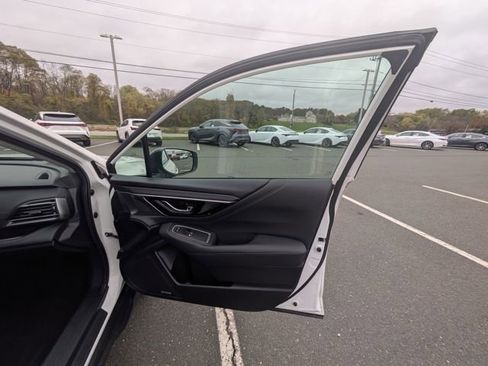 Used 2022 Subaru Outback Limited image 17