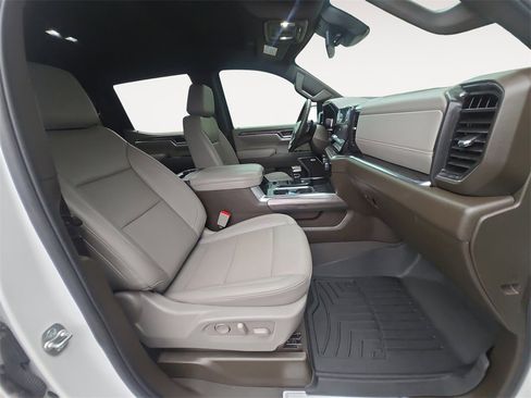 Certified 2025 Chevrolet Silverado 1500 LTZ w/ Z71 Off-Road Package image 15