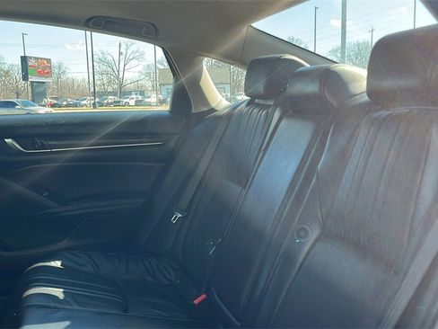 Used 2018 Honda Accord Touring image 37