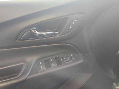 Used 2018 Chevrolet Equinox LT image 11