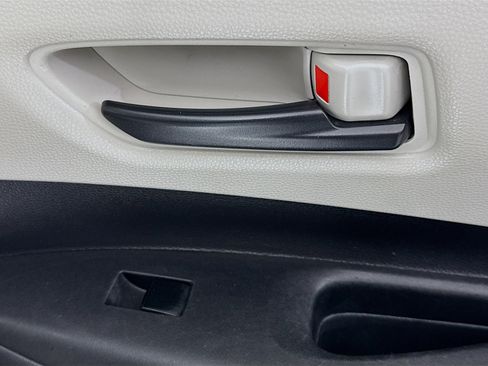 Used 2022 Toyota Corolla LE image 29