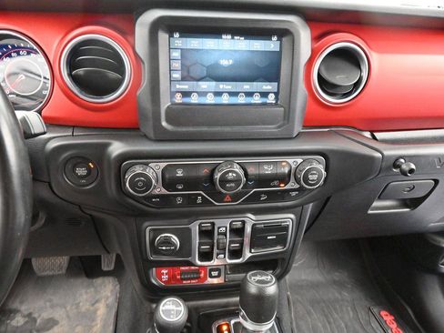 Used 2018 Jeep Wrangler Unlimited Rubicon AWD/4WD image 19