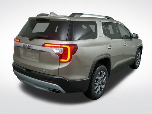Used 2023 GMC Acadia SLT w/ Technology Package AWD/4WD image 3