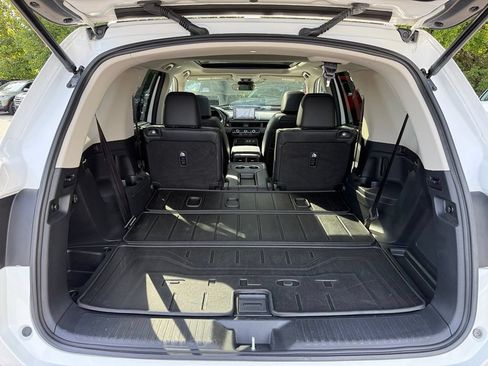Used 2023 Honda Pilot Elite image 38