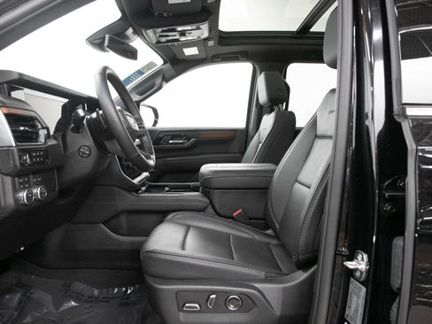 Used 2025 GMC Yukon XL Denali w/ Sun & Power Step Package AWD/4WD image 24