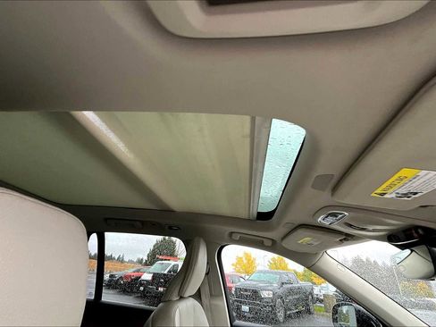 Used 2022 Volvo XC90 T6 Momentum w/ Climate Package image 30