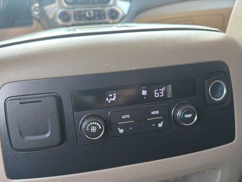 Used 2019 Chevrolet Suburban LT w/ RST Edition AWD/4WD image 13