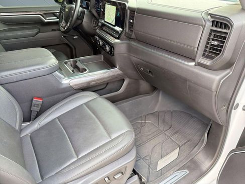 Certified 2025 Chevrolet Silverado 3500 LTZ w/ LTZ Convenience Package AWD/4WD image 31