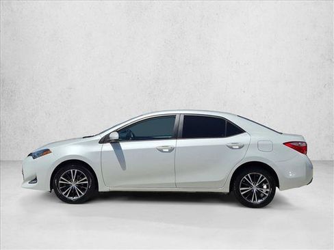 Used 2017 Toyota Corolla LE w/ LE Premium Package FWD image 9