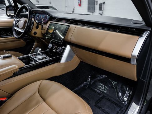 Used 2023 Land Rover Range Rover Autobiography image 22